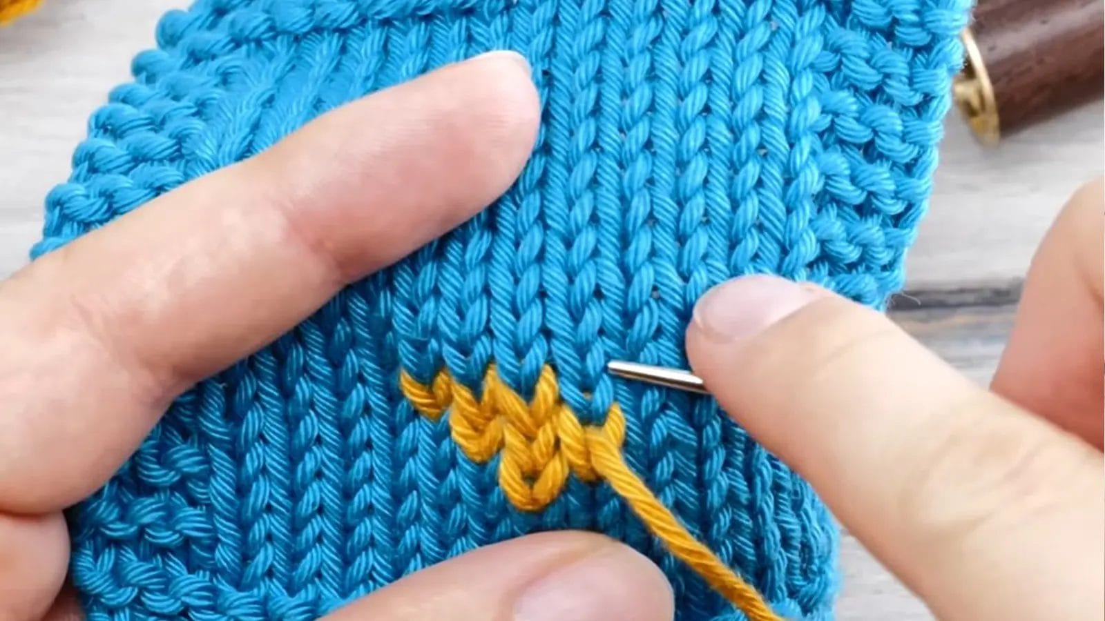 how to embroider on knitting fabric