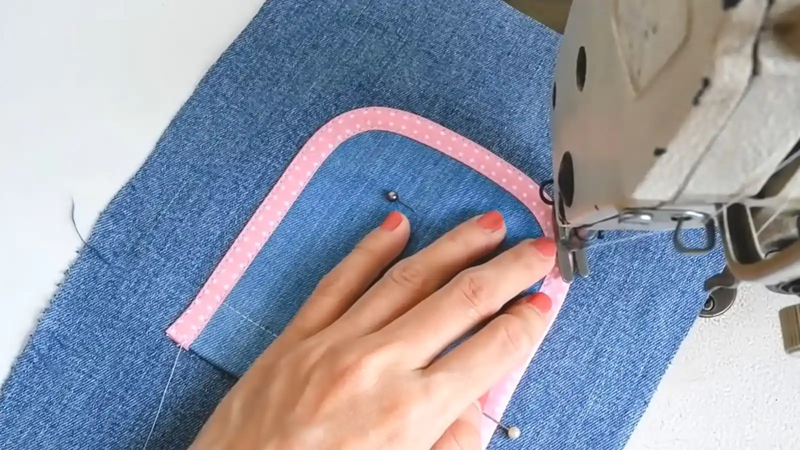 how to sew a pocket on an apron