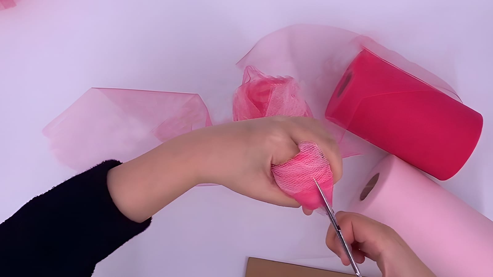 How to Make Tulle Pom Poms