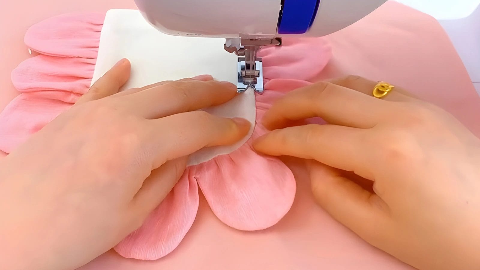 sew the petal pocket on clothing
