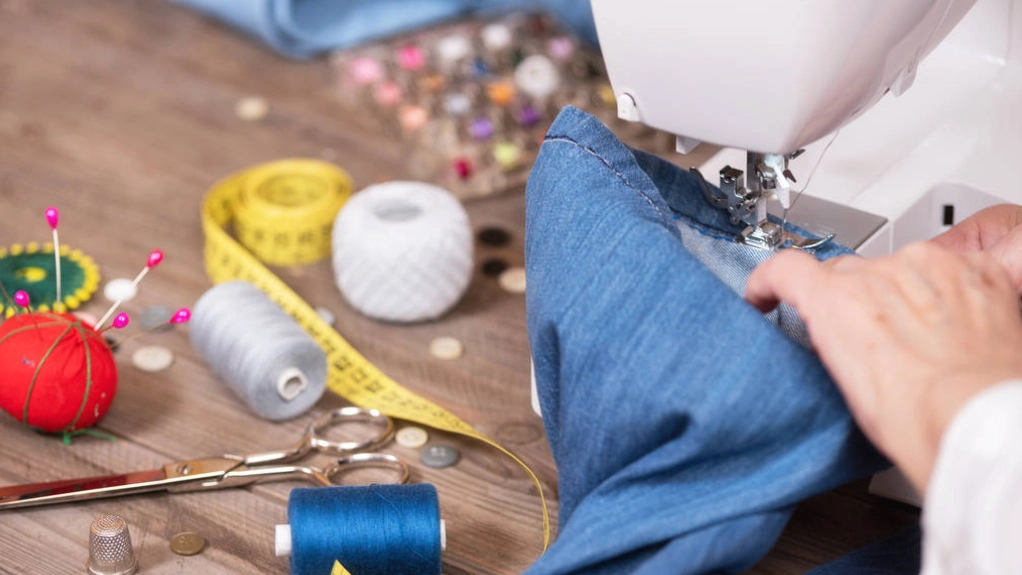 How to Hem Pants With a Sewing Machine